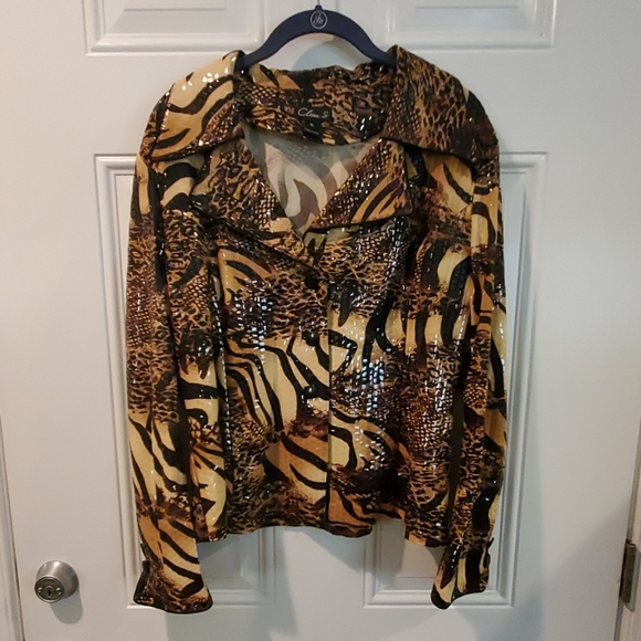 Clothes - Picture 1 of 3